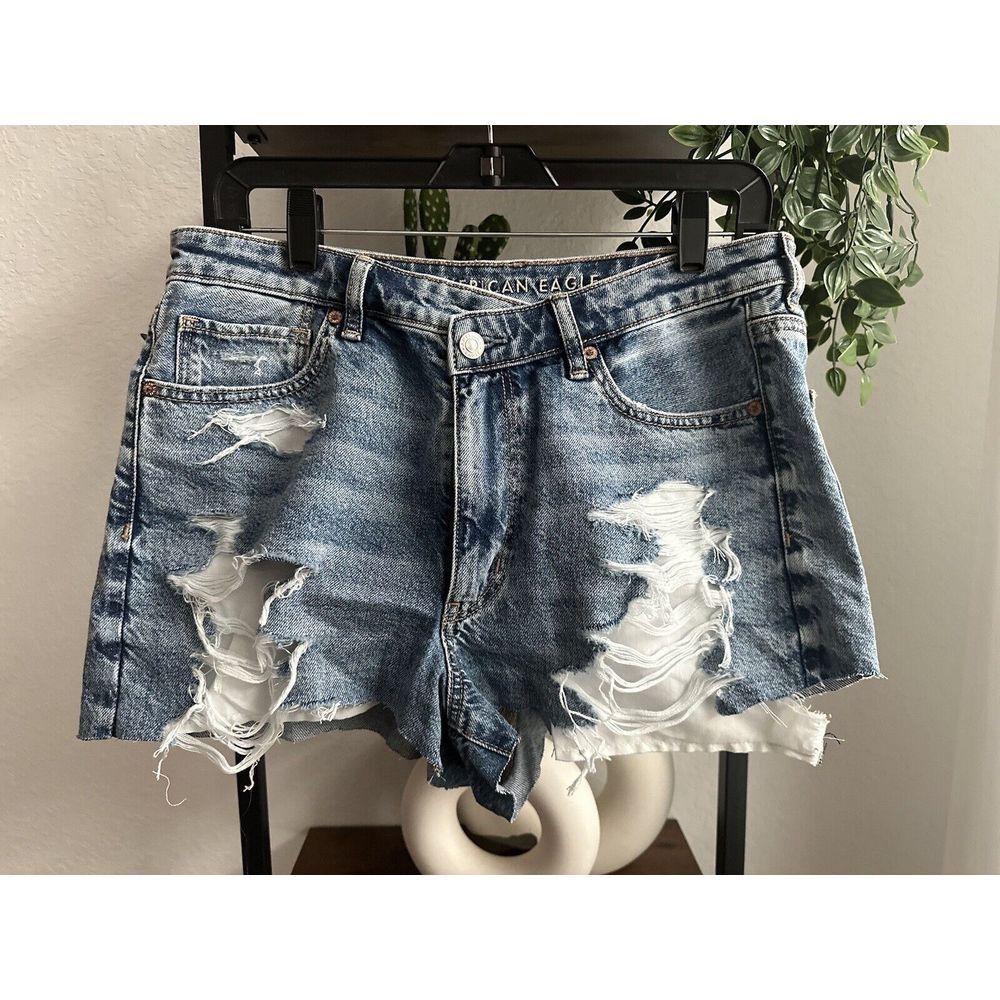 Women's American Eagle highest rise baggy short size 12